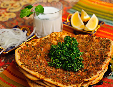 6 Adet Lahmacun + 1 Litre Ayran
